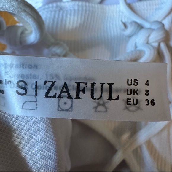 Zaful One Piece Swimsuit Womens size 4 White Textured Open Back Thin Strap(T) - Picture 9 of 11